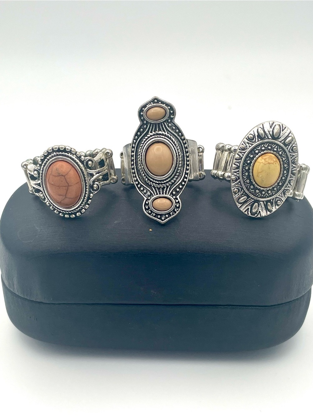 Three Boho Silver-Tone Resin Stone Stretch Rings - Beige/Caramel/Tan. Size 9